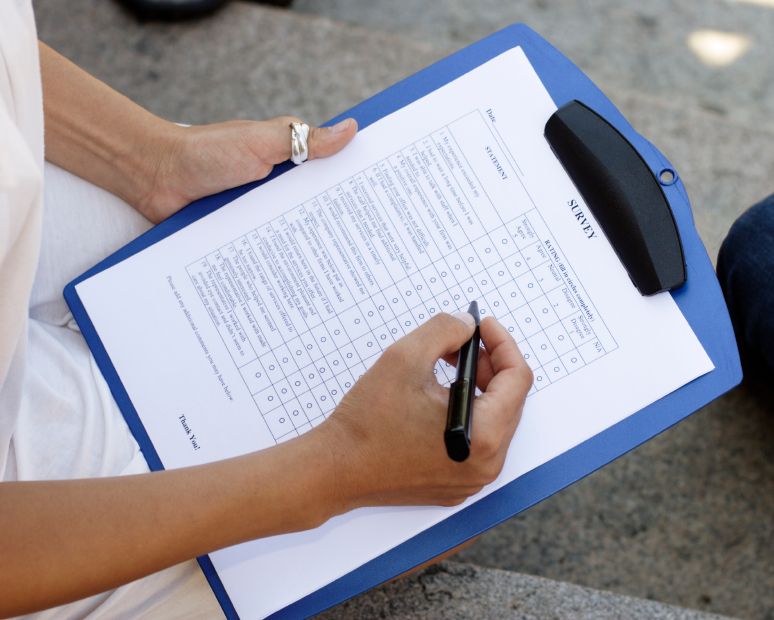 patient filling out a survey