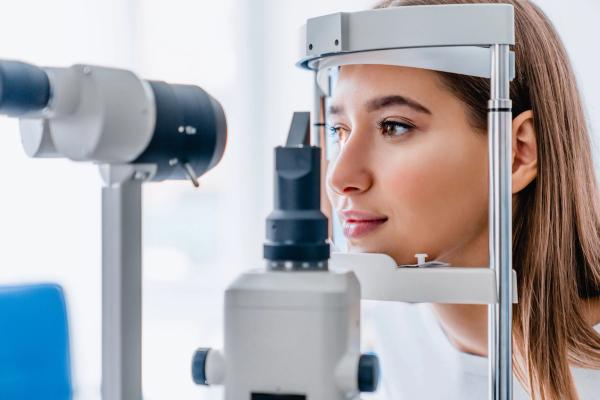 girl checking the eye vision in modern ophthalmology clinic | Image Credit: © InsideCreativeHouse - stock.adobe.com
