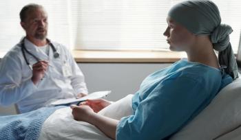 Young woman with cancer and doctor| Image Credit: © pressmaster-stock.adobe.com