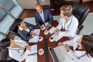 Hospital executives and doctors meeting | Image Credit: © spotmatikphoto - stock.adobe.com