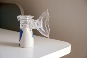 Oxygen mask of nebulizer - elif - stock.adobe.com