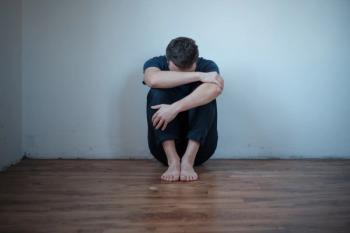 Desperate man in trouble feeling depressed - Paolese - stock.adobe.com