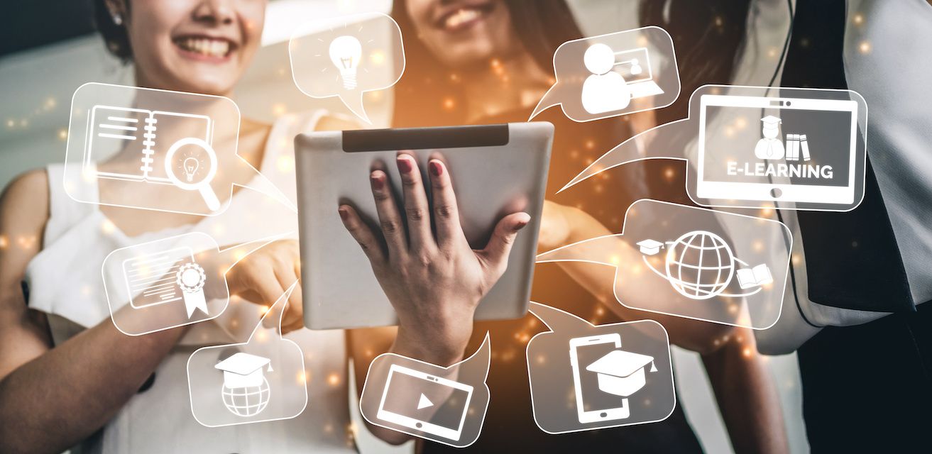 E-learning and Online Education for Student and University Concept. Graphic interface showing technology of digital training course for people to do remote learning from anywhere: © Blue Planet Studio - stock.adobe.com