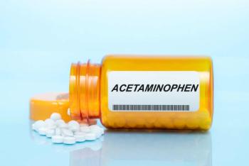 Acetaminophen Bottle | image credit: luchschenF - stock.adobe.com