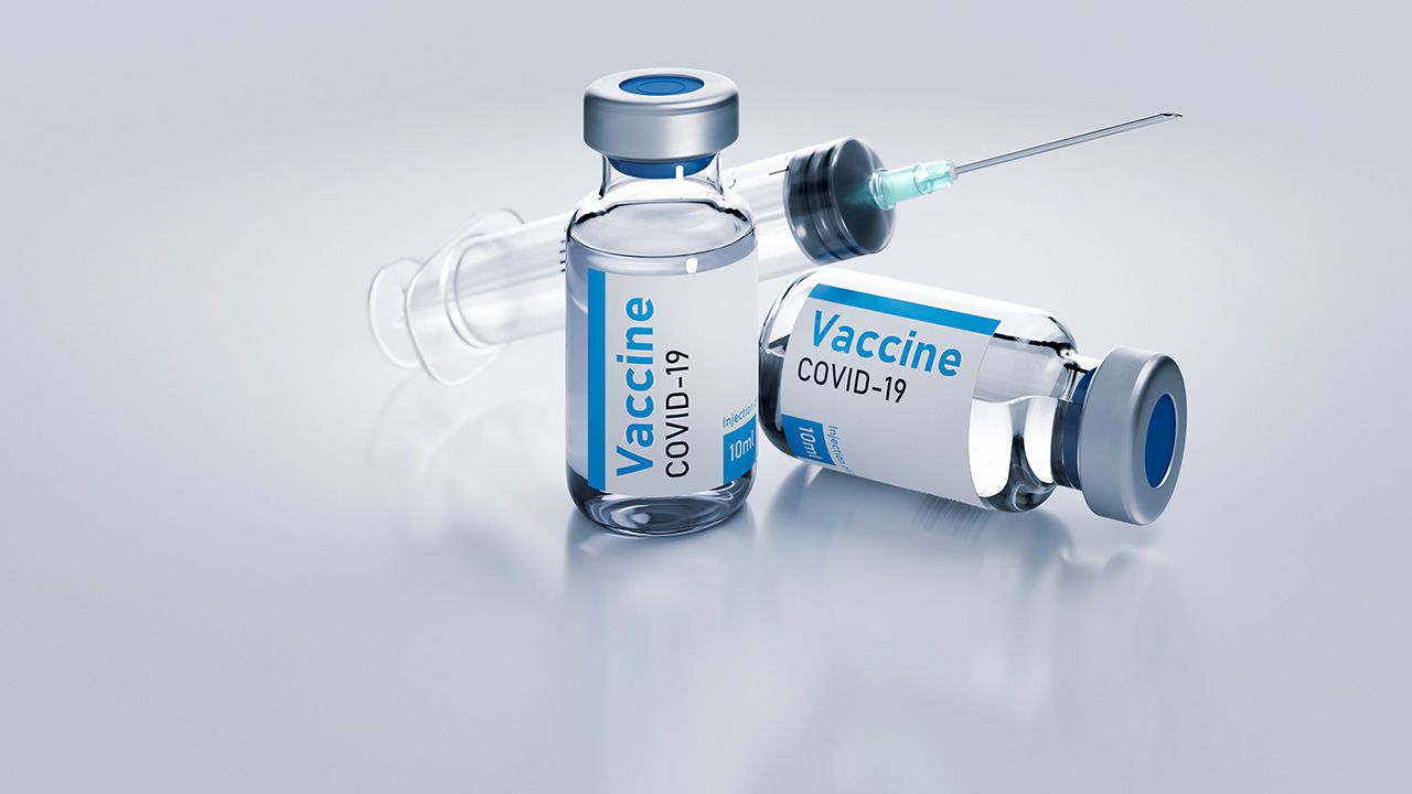 Ampoules vaccine from coronavirus with syringe 3d render illustration on white. | Image Credit: © mylisa - © mylisa - stock.adobe.com