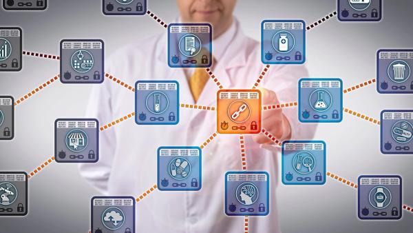 Pharma Scientist Tracking Supply Chain Via DLT | Image credit: © leowolfert - © leowolfert - stock.adobe.com