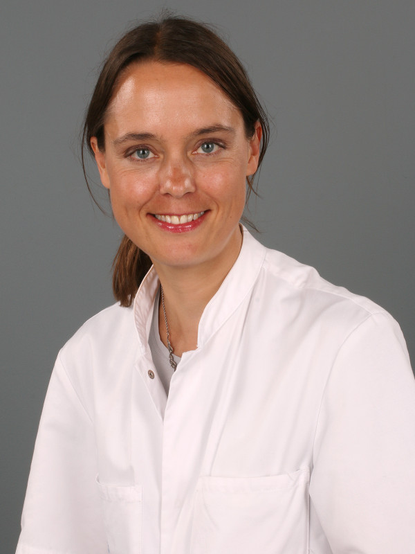 Lizza Hendriks, MD, PhD