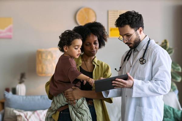 Black and Hispanic Parents of Children With Cancer Report Barriers To Trial Access: © DragonImages - stock.adobe.com