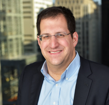 Noah Dermer headshot