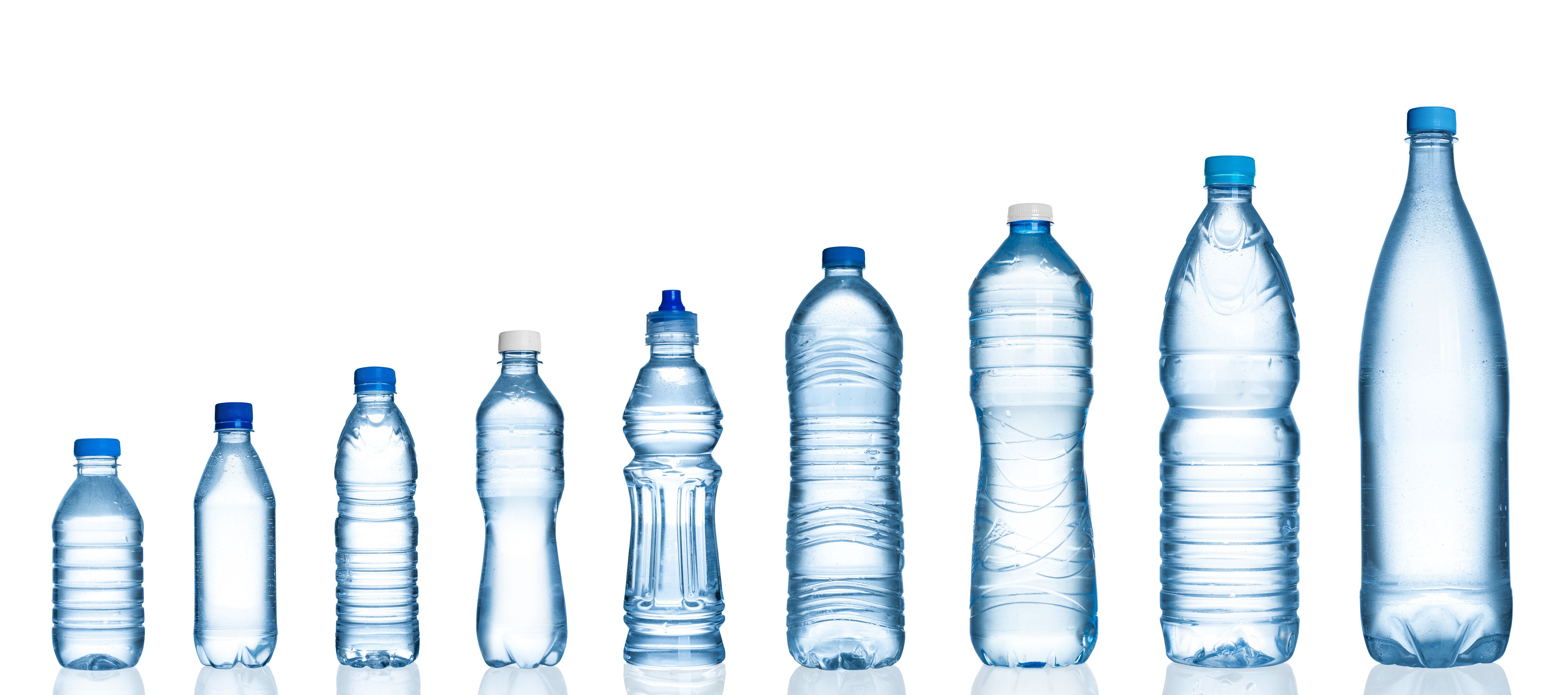 Бутылка снизу. Пластиковая бутылка. Бутылка пустая ПЭТ. Первая пластиковая бутылка. Пластиковые бутылки от минеральной воды.