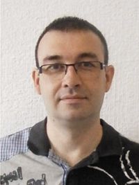 Oscar Núñez.jpg