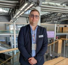 Sébastien Rolle from Shimadzu Europa GmbH spoke about how to make chromatography greener at analytica 2026.
