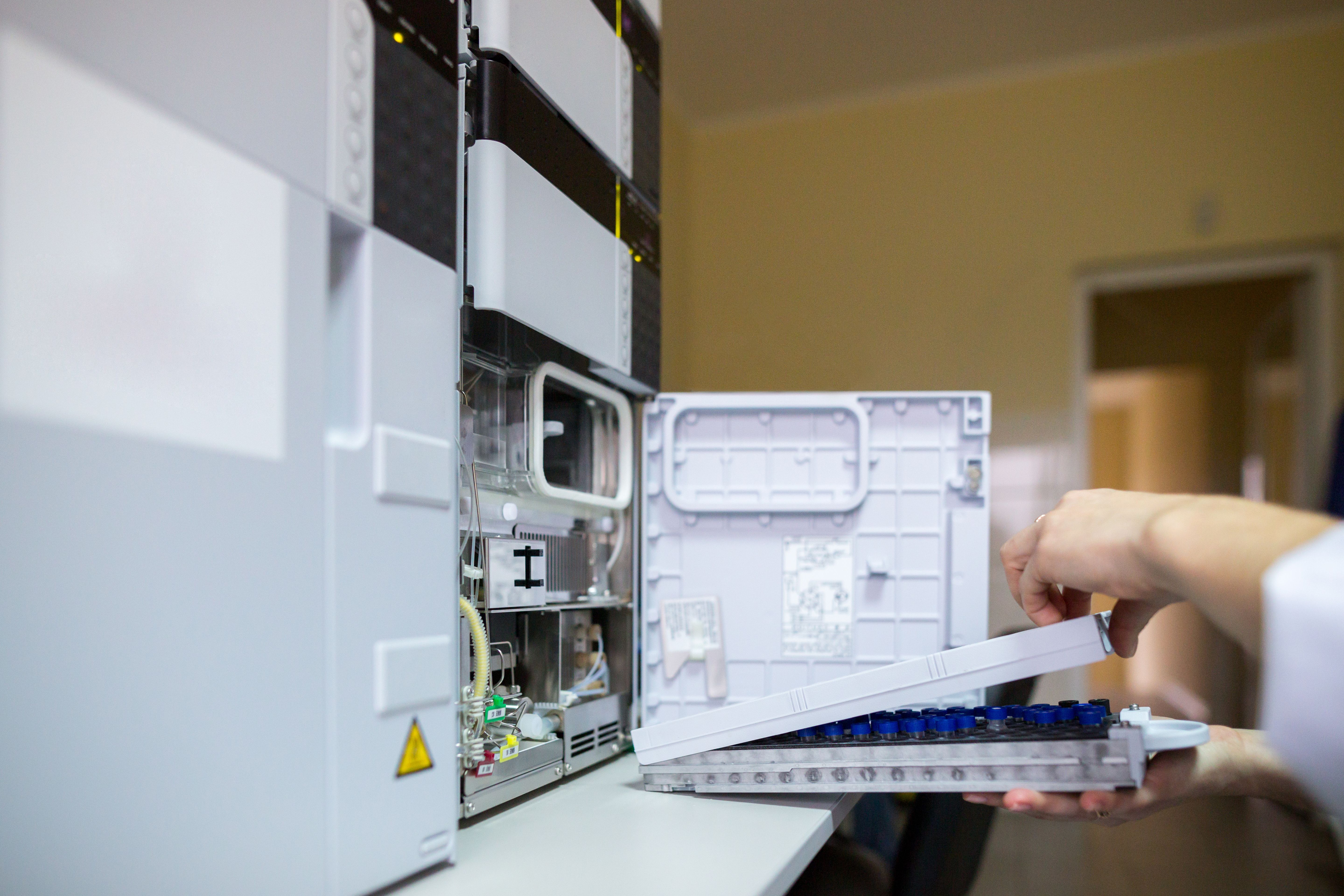 The laboratory scientist prepares samples for download to High-performance Liquid Chromatograph Mass Spectrometr. | Image Credit: © Sodel Vladyslav - stock.adobe.com