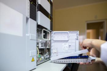 The laboratory scientist prepares samples for download to High-performance Liquid Chromatograph Mass Spectrometr. | Image Credit: © Sodel Vladyslav - stock.adobe.com