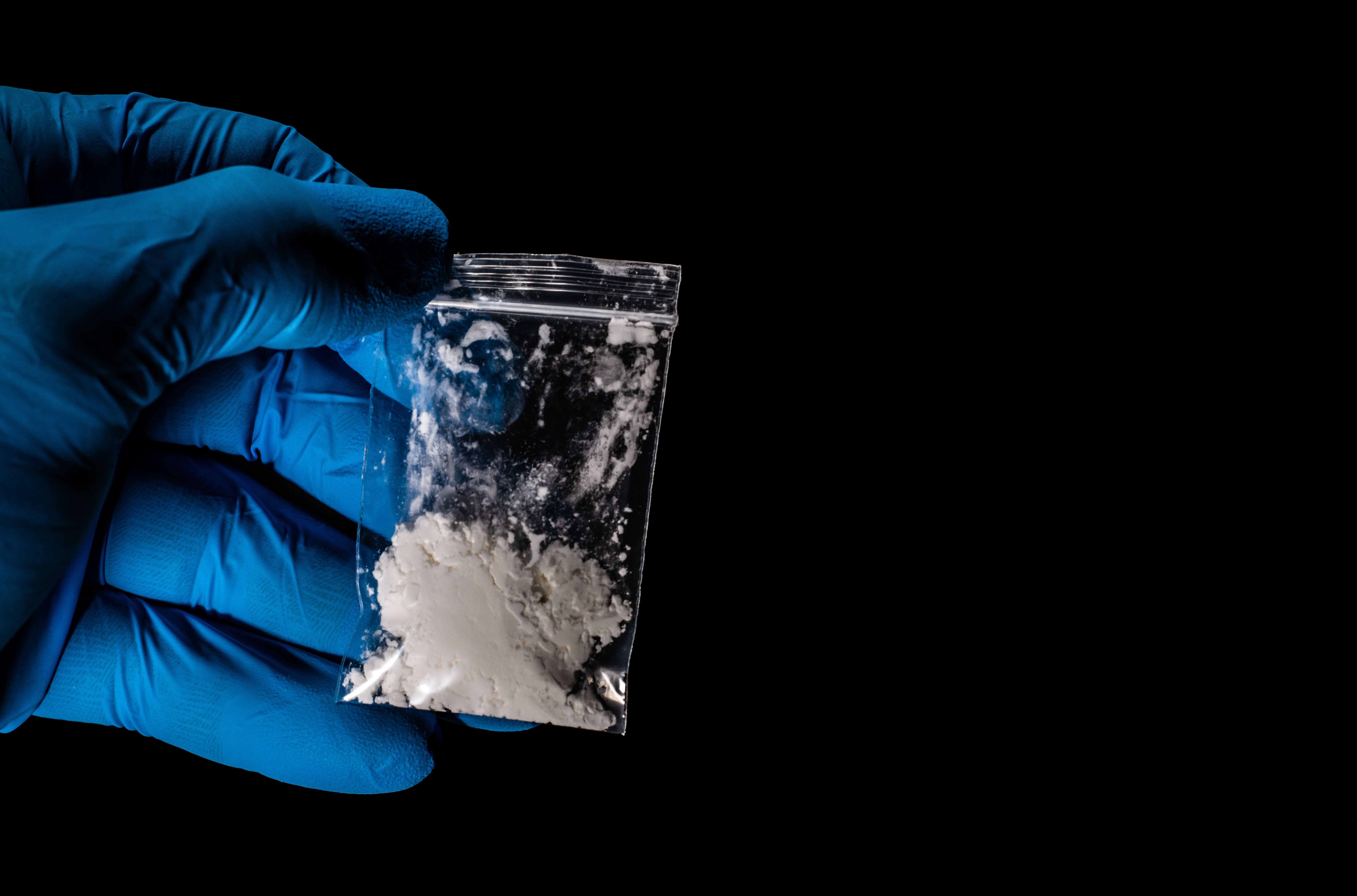 Handling Dangerous Fentanyl | Image Credit: © vitanovski - stock.adobe.com