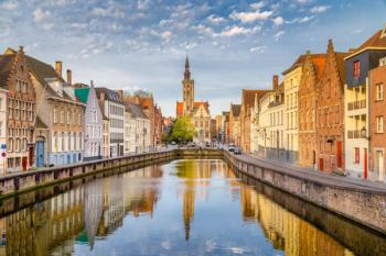 Spiegelrei canal at sunrise, Brugge, Flanders, Belgium © JFL Photography stock.adobe.com