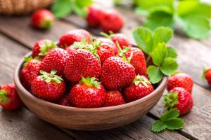 Chromatography Tracks Pesticides on Strawberries