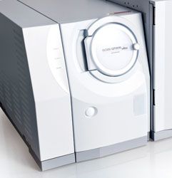 Pacesetter – The new GCMS-QP2010 Ultra with ChromSquare Software