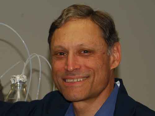 AAlpert-in-lab_forweb.jpg