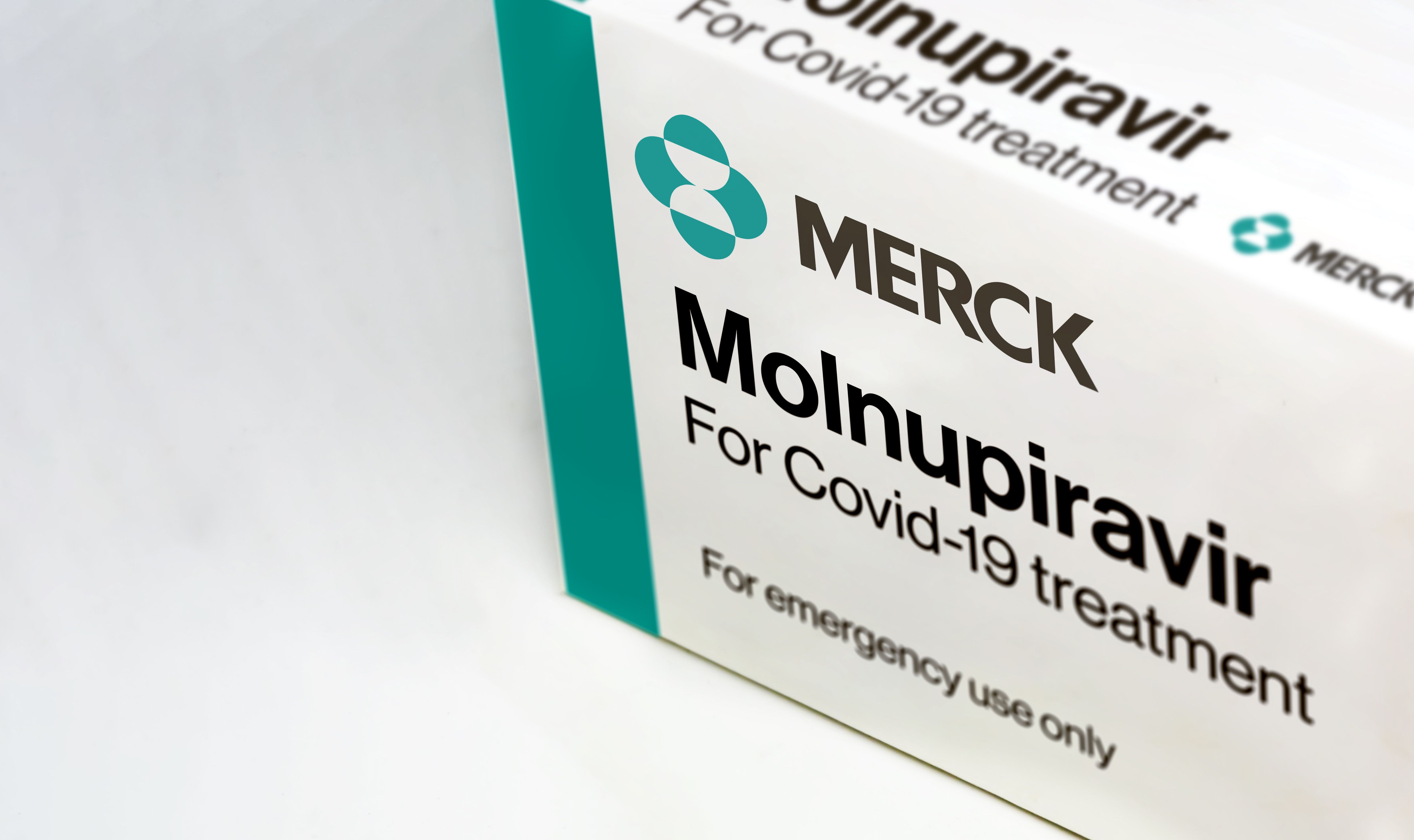 How Molnupiravir Affects COVID-19 Recovery Time, Risk Of ...