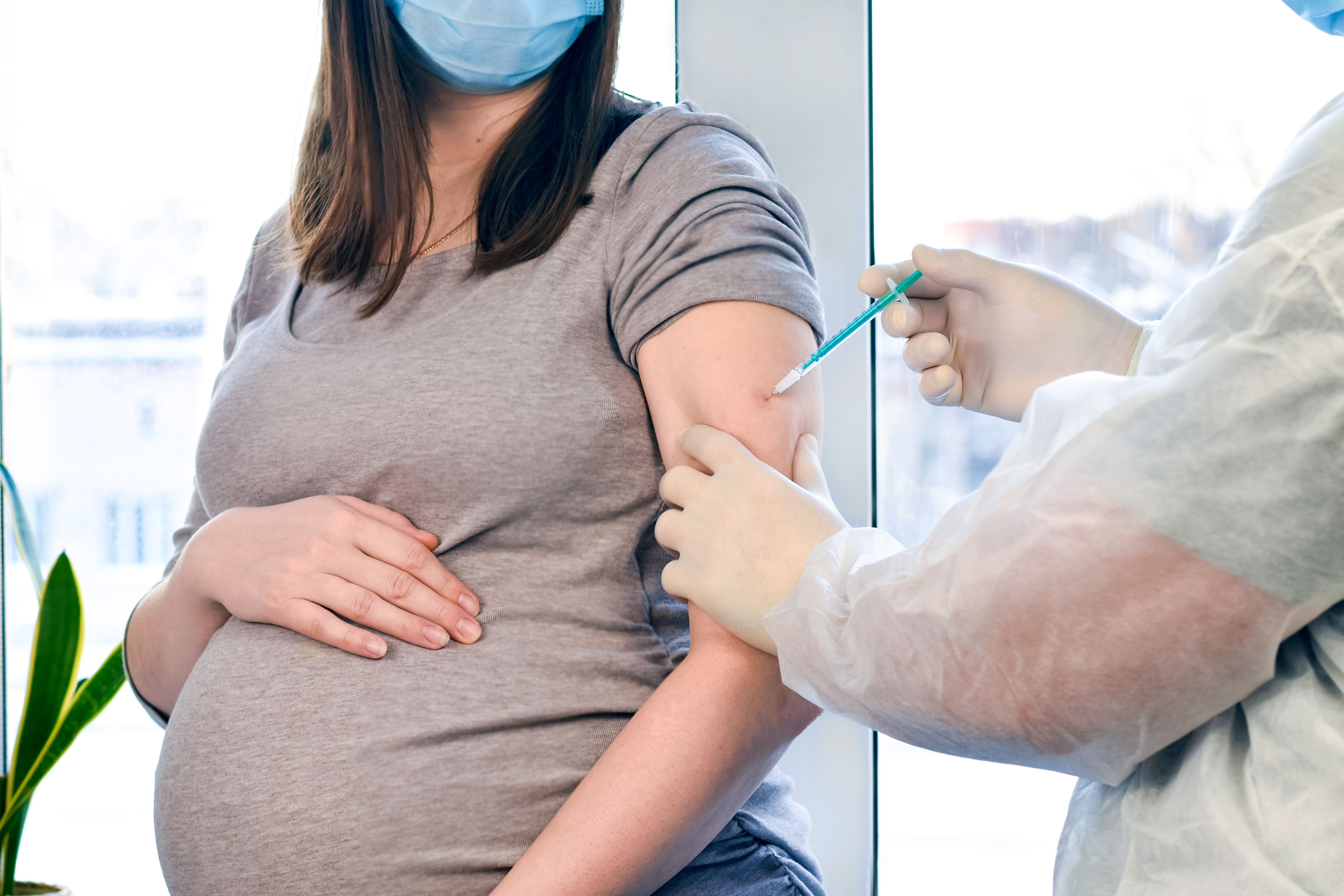 The higher the gestational age when pregnant women received a COVID-19 vaccine, the higher the serological titers at birth.