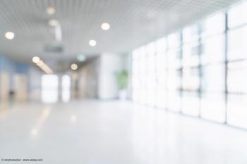 Blurred image of hospital | © whyframeshot - stock.adobe.com