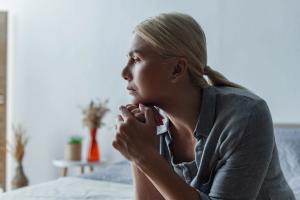 Study suggests menopause may increase risk of glaucoma, but estrogen therapy may help