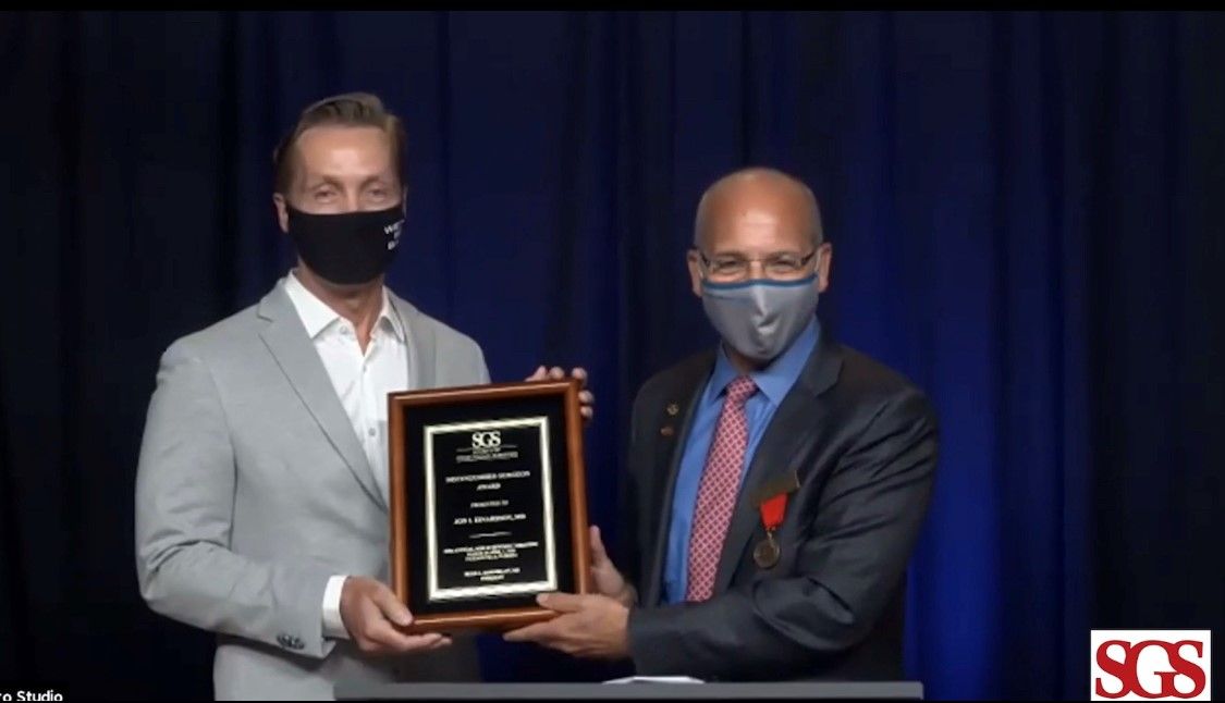 Jon I Einarsson Md Mph Phd Receives Sgs Distinguished Surgeon Award