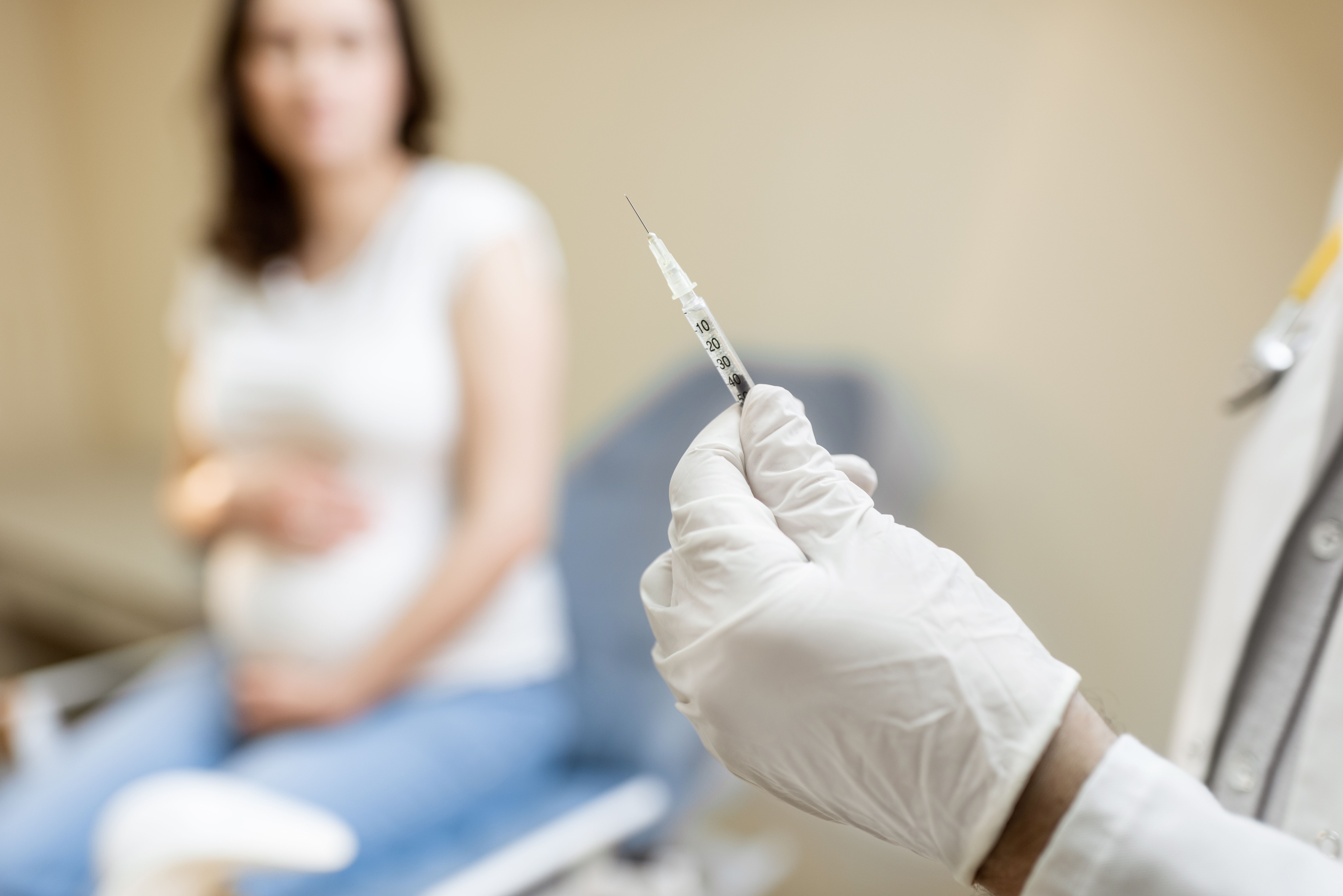 Донорство крови прививки. Вакцинация беременных. Прививка беременным. Беременные женщины вакцинация. Вакцинопрофилактика беременных.