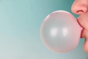 Chewing Gum May Be Handy for C-Section Patients