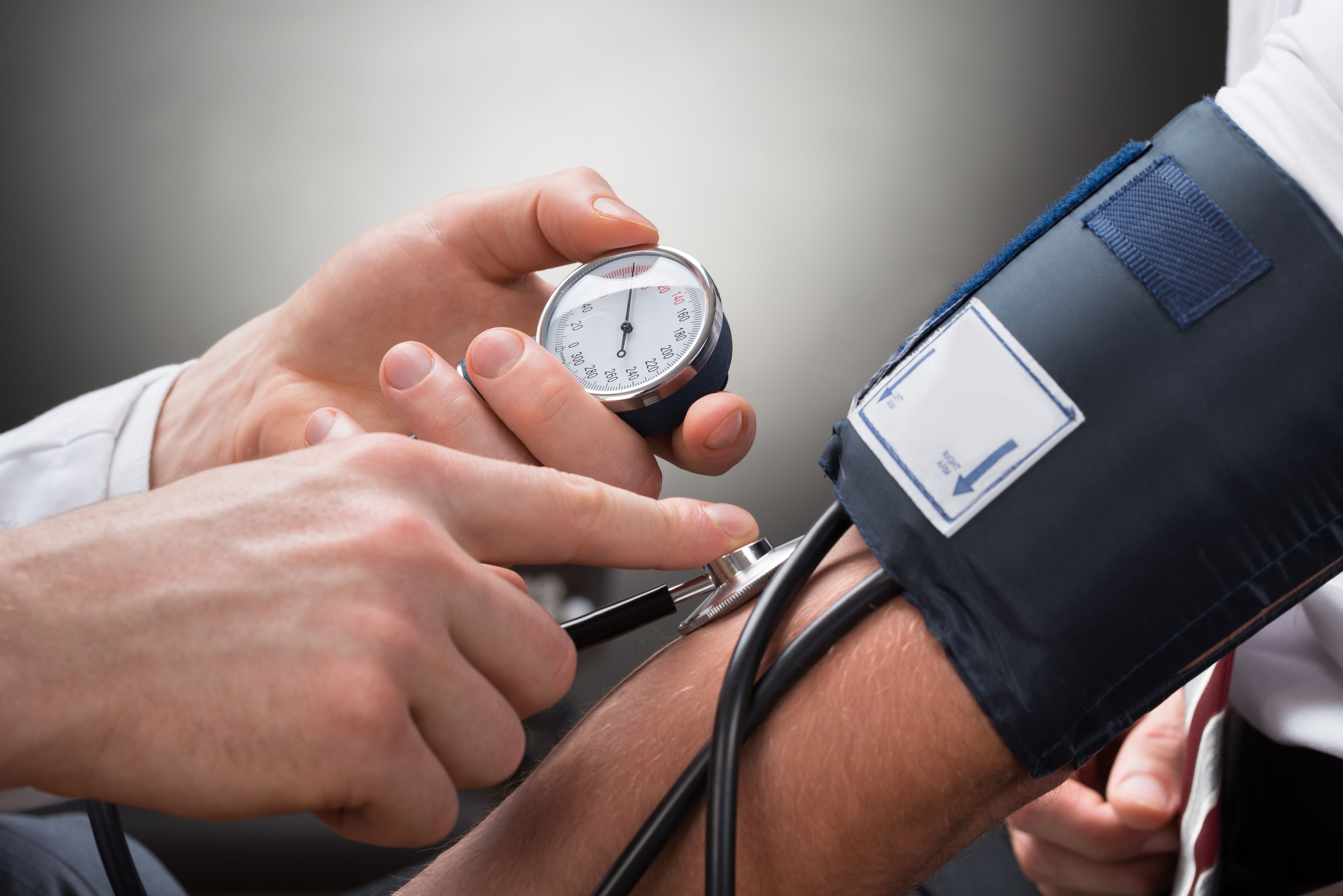 Labetalol shows advantage over methyldopa and nifedipine in hypertensive pregnancies Labetalol shows advantage over methyldopa and nifedipine in hypertensive pregnancies