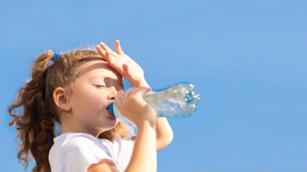 Heat exposure linked to developmental delays in early childhood, multinational study finds | Image Credit: © Елена Якимова - © Елена Якимова - stock.adobe.com.