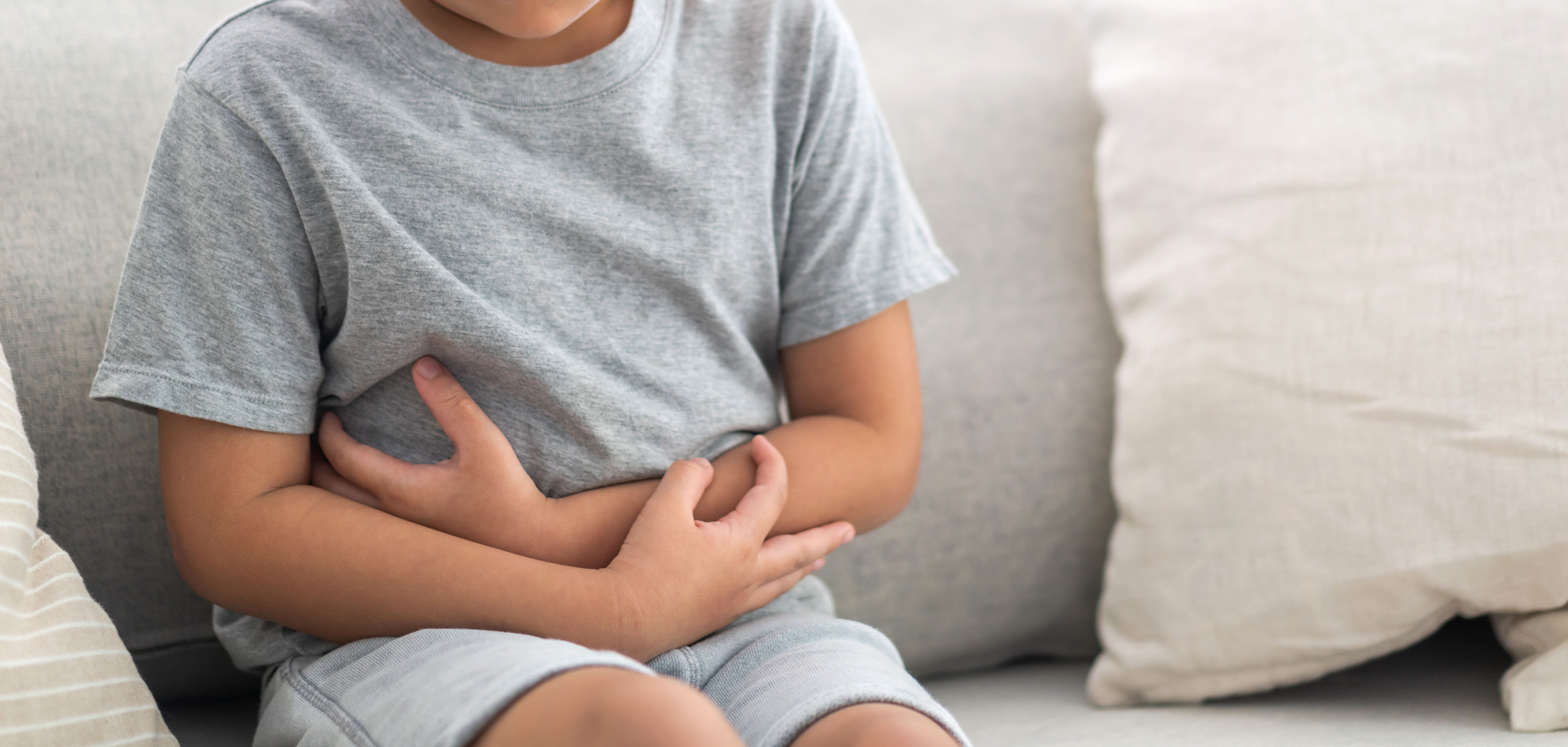 How do parents handle their child’s belly pain? | Image Credit: © Art_Photo - © Art_Photo - stock.adobe.com.