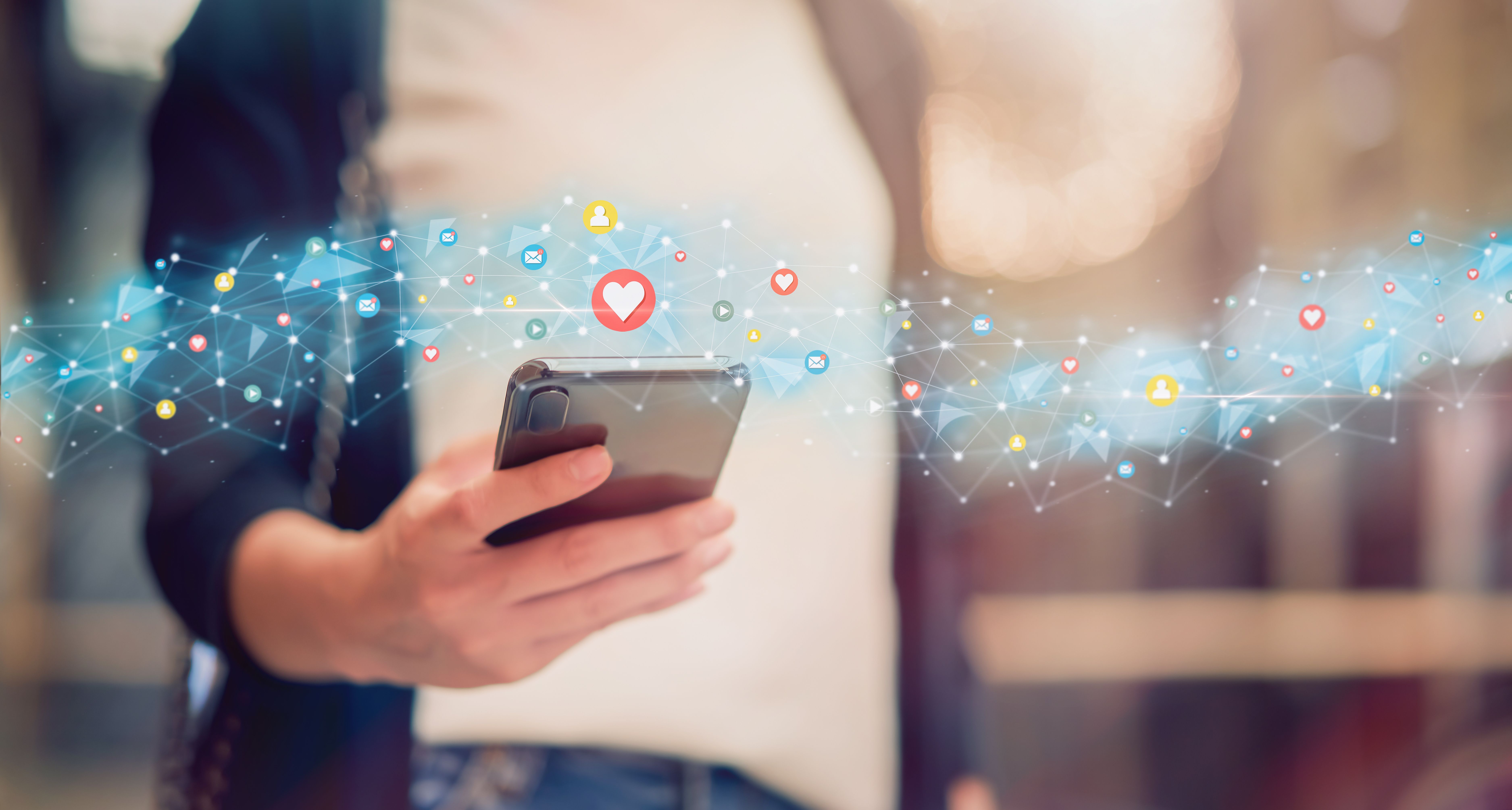 Social media and teenagers: How much do we know? | Image Credit: © sitthiphong - © sitthiphong - stock.adobe.com.