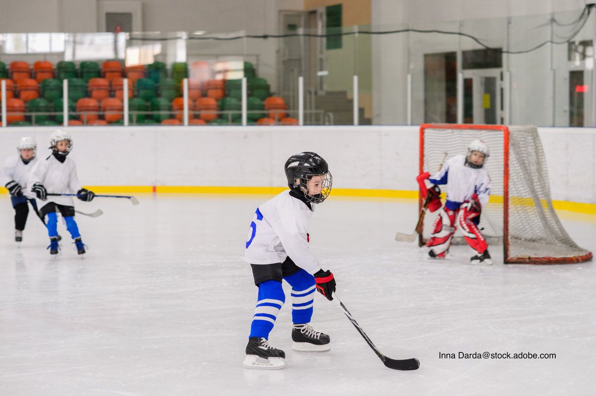 children playing hockey