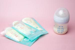 Study: Breast milk and infant gut microbiota shift over first 8 postpartum weeks | Image Credit: © NajmiArif - stock.adobe.com.