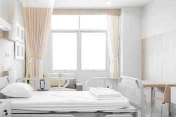 Hospital bed (Adobe Stock_85885048)
