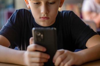 Addictive screen use tied to youth mental health risks  | Image Credit: © Yevhen - stock.adobe.com.