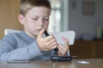child testing glucose level