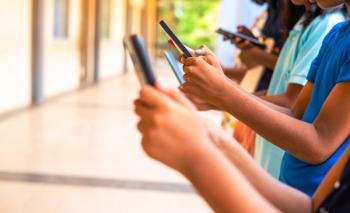 Adolescents spend nearly one hour per school day on smartphones | Image Credit: © WESTOCK - © WESTOCK - stock.adobe.com.