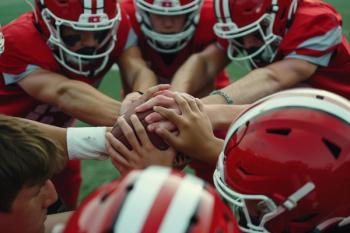 Study: Concussions slow aperiodic activity among high school football players | Image Credit: © Skip Monday - © Skip Monday - stock.adobe.com.