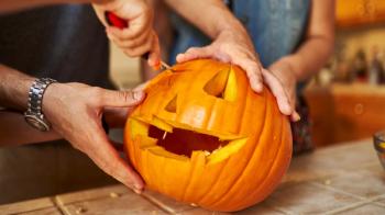Pumpkin carving drives over half of Halloween ED injuries | Image Credit: © Joshua Resnick - stock.adobe.com.