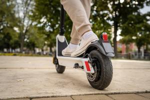 Pediatric e-bike and e-scooter injuries nearly quadruple at California hospital | Image Credit: © Miljan Živković - stock.adobe.com