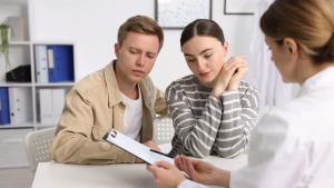 Newly diagnosed with cancer? This oncofertility guide covers egg freezing, sperm banking, and critical questions for your oncologist.