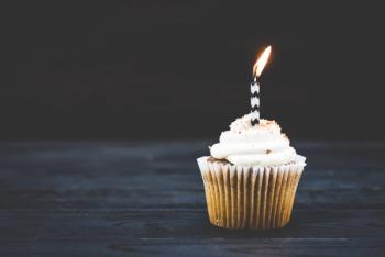 single cupcake on a dark background | Image credit: © - julie © - stock.adobe.com