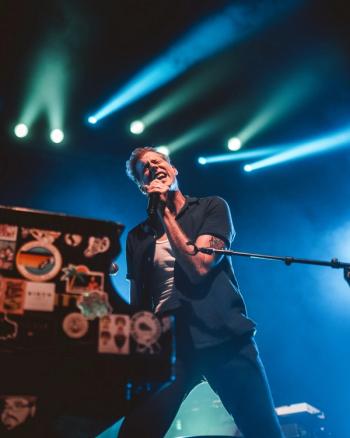 Andrew McMahon singing at a concert | Photo credit: Dear Jack Foundation
