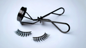 Image of eyelashes