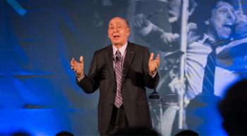 Dick Vitale accepting the 2022 Jimmy V Award for Perseverance at the ESPYS