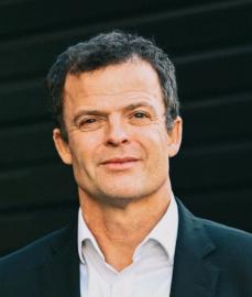 Dr. Thomas Powles