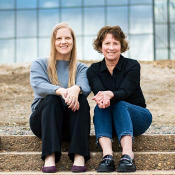 ELIZABETH ASHWORTH B.S.N., RN, OCN, and DIANE HUDSON, RN, OCN: © PHOTOS BY ALEX HEARN
